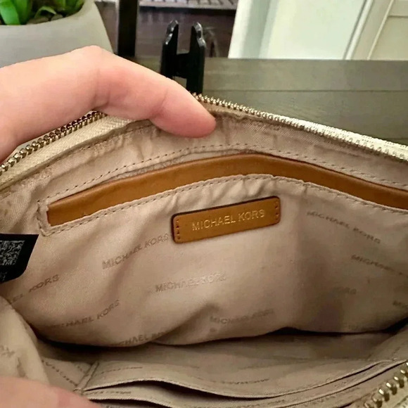 Michael Kors Small Handbag/Wristlet - Picture 5 of 11